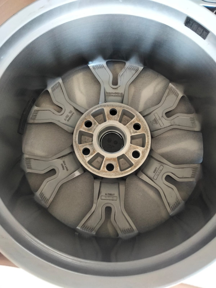 Mitsubishi Pajero L200 20 Zoll original Rims KBA50710 - Velg voor Personenwagen: afbeelding 5 Mitsubishi Pajero L200 20 Zoll original Rims KBA50710 - Velg voor Personenwagen: afbeelding 5