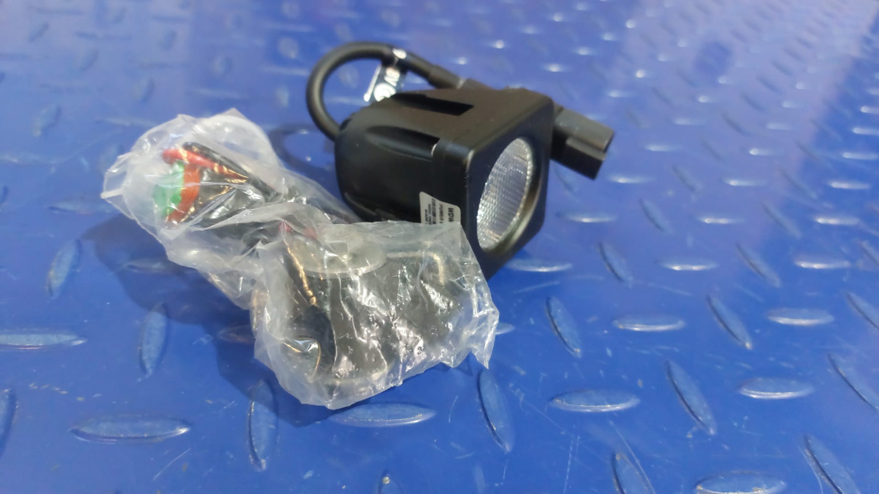 WELDEX-1040S Far lumina de lucru - Koplamp voor Bouwmachine: afbeelding 3 WELDEX-1040S Far lumina de lucru - Koplamp voor Bouwmachine: afbeelding 3