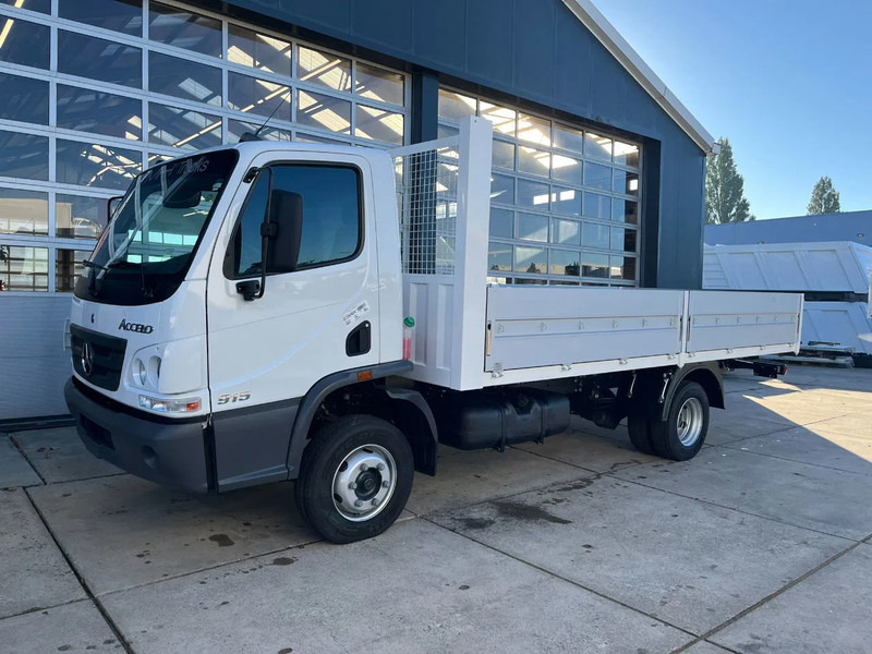 Mercedes-Benz Accelo 915 4x2 Flatbed with dropsides - Vrachtwagen met open laadbak: afbeelding 1 Mercedes-Benz Accelo 915 4x2 Flatbed with dropsides - Vrachtwagen met open laadbak: afbeelding 1