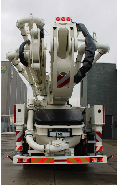 Mercedes-Benz Arocs 4840 8x4 Sany SY56 Concrete pump Build by Putzmeister - Betonpomp: afbeelding 4 Mercedes-Benz Arocs 4840 8x4 Sany SY56 Concrete pump Build by Putzmeister - Betonpomp: afbeelding 4