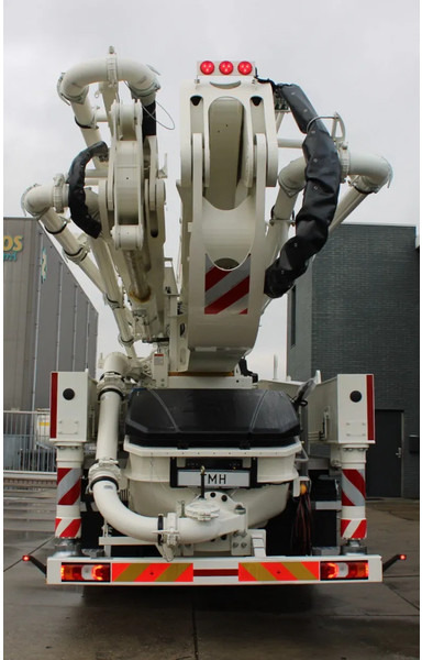 Mercedes-Benz Arocs 4840 8x4 Sany SY56 Concrete pump Build by Putzmeister - Betonpomp: afbeelding 4 Mercedes-Benz Arocs 4840 8x4 Sany SY56 Concrete pump Build by Putzmeister - Betonpomp: afbeelding 4