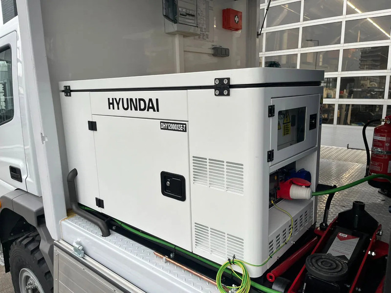 Nieuw Vrachtwagen Mercedes-Benz Atego 1725 A 4x4 Service Truck: afbeelding 13