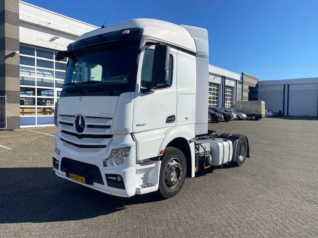 Mercedes-Benz Actros 1840 stream space cabine met spoilers fenders en zonneklep - Trekker: afbeelding 1 Mercedes-Benz Actros 1840 stream space cabine met spoilers fenders en zonneklep - Trekker: afbeelding 1