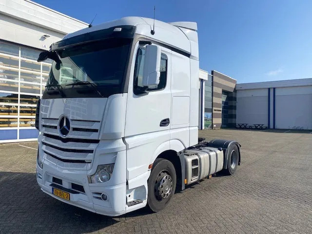 Mercedes-Benz Actros 1845 grote cabine, euro 6 , spoilers fenders... - Trekker: afbeelding 1 Mercedes-Benz Actros 1845 grote cabine, euro 6 , spoilers fenders... - Trekker: afbeelding 1