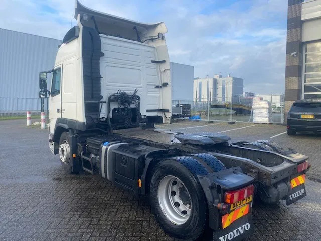 Volvo FM 370 trekker globetrotter, i shift, euro 5, low km.... - Trekker: afbeelding 4 Volvo FM 370 trekker globetrotter, i shift, euro 5, low km.... - Trekker: afbeelding 4