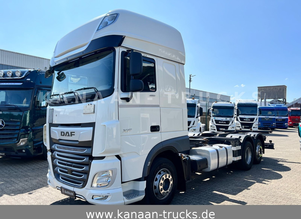 DAF XF 480 SSC 6x2 BDF Standklima - Containertransporter/ Wissellaadbak vrachtwagen: afbeelding 1 DAF XF 480 SSC 6x2 BDF Standklima - Containertransporter/ Wissellaadbak vrachtwagen: afbeelding 1