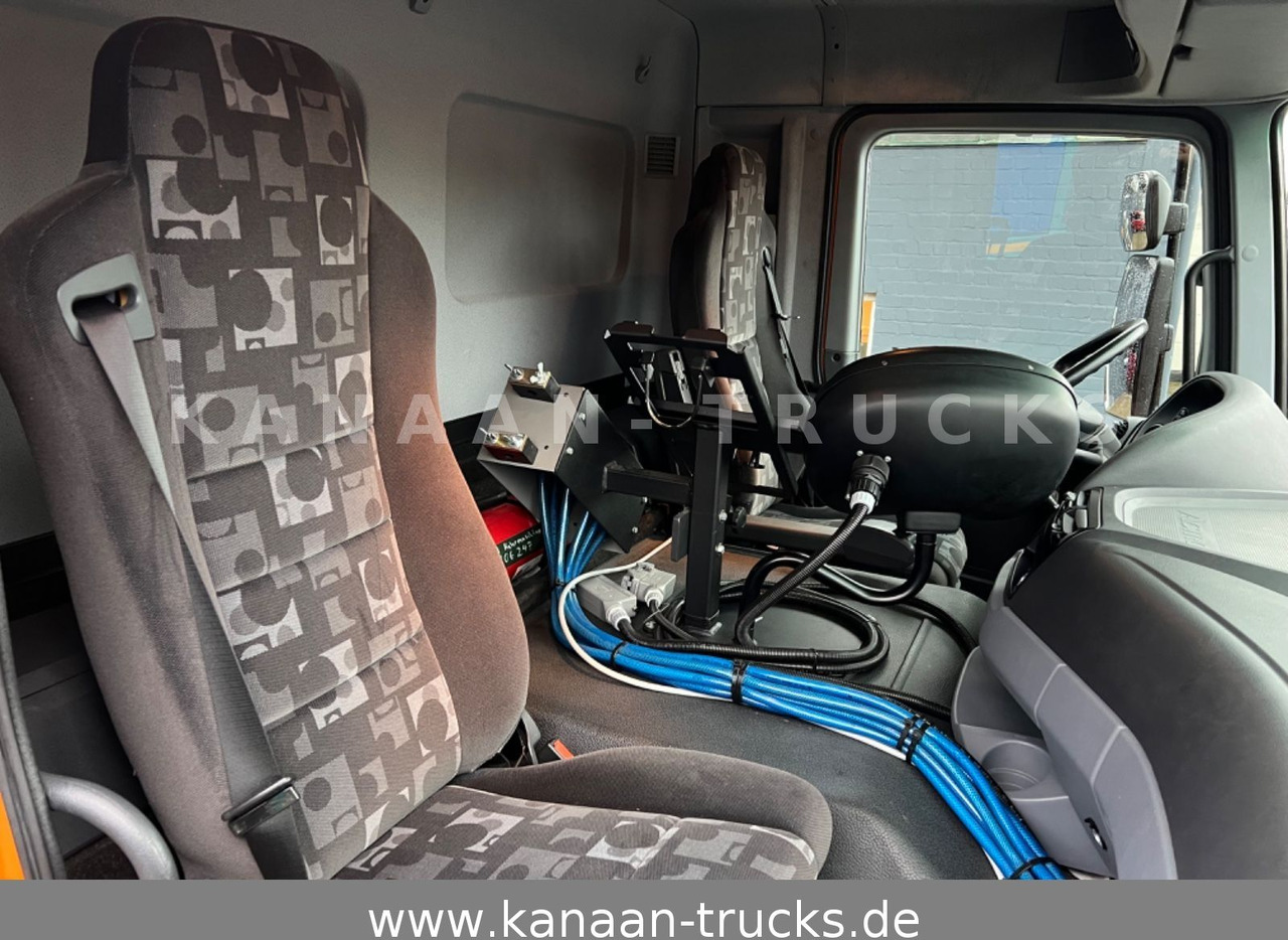 Veegwagen Mercedes-Benz 2032 Actros 4x4 Bucher STKF 9500  AIRPORT  KLIMA: afbeelding 22