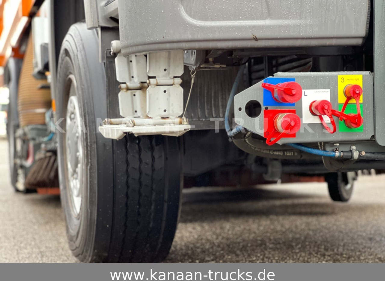 Veegwagen Mercedes-Benz 2032 Actros 4x4 Bucher STKF 9500  AIRPORT  KLIMA: afbeelding 13