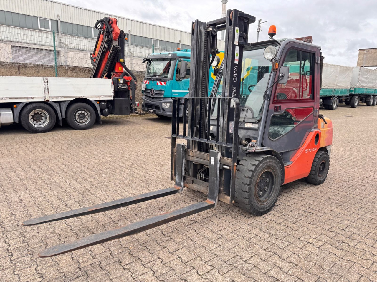 Toyota Tonero 35 Diesel Stapler 3.274h Sideshift - Diesel heftruck: afbeelding 4 Toyota Tonero 35 Diesel Stapler 3.274h Sideshift - Diesel heftruck: afbeelding 4