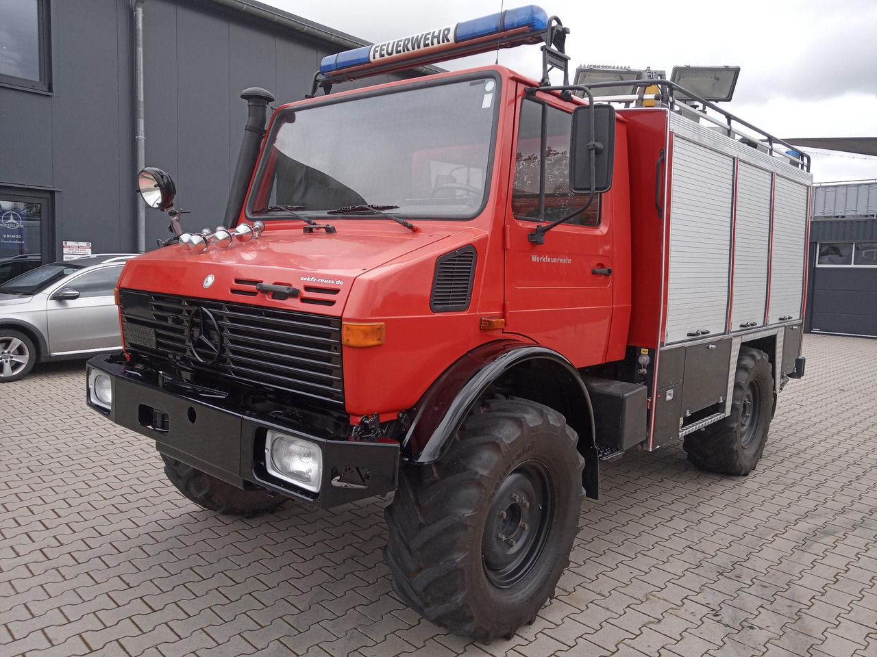Mercedes Benz Unimog U1300L Unimog Firetruck - Brandweerwagen: afbeelding 2 Mercedes Benz Unimog U1300L Unimog Firetruck - Brandweerwagen: afbeelding 2