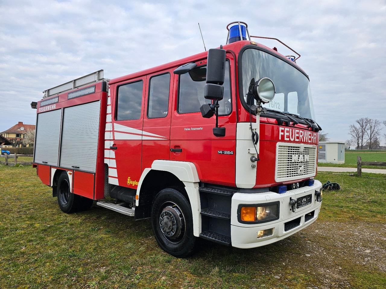 MAN Feuerwehr Löschfahrzeug 14.264 Autobomba - Vrachtwagen: afbeelding 1 MAN Feuerwehr Löschfahrzeug 14.264 Autobomba - Vrachtwagen: afbeelding 1