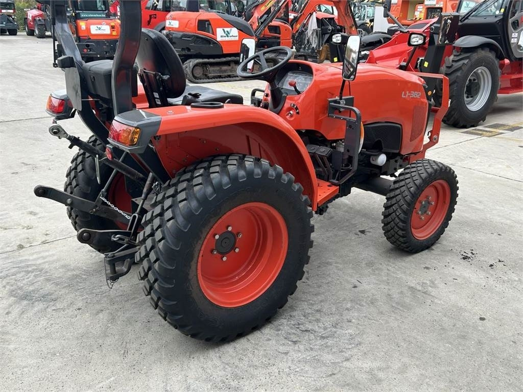 Kubota L1-382 (7325) - Gemeentelijke tractor: afbeelding 4 Kubota L1-382 (7325) - Gemeentelijke tractor: afbeelding 4