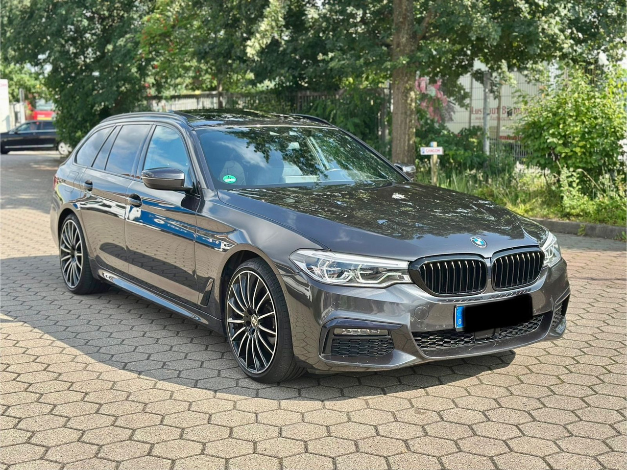 BMW M 540d xD Touring A*M Sport*HuD*20 Zoll*Pano*LED - Stationwagen: afbeelding 1 BMW M 540d xD Touring A*M Sport*HuD*20 Zoll*Pano*LED - Stationwagen: afbeelding 1