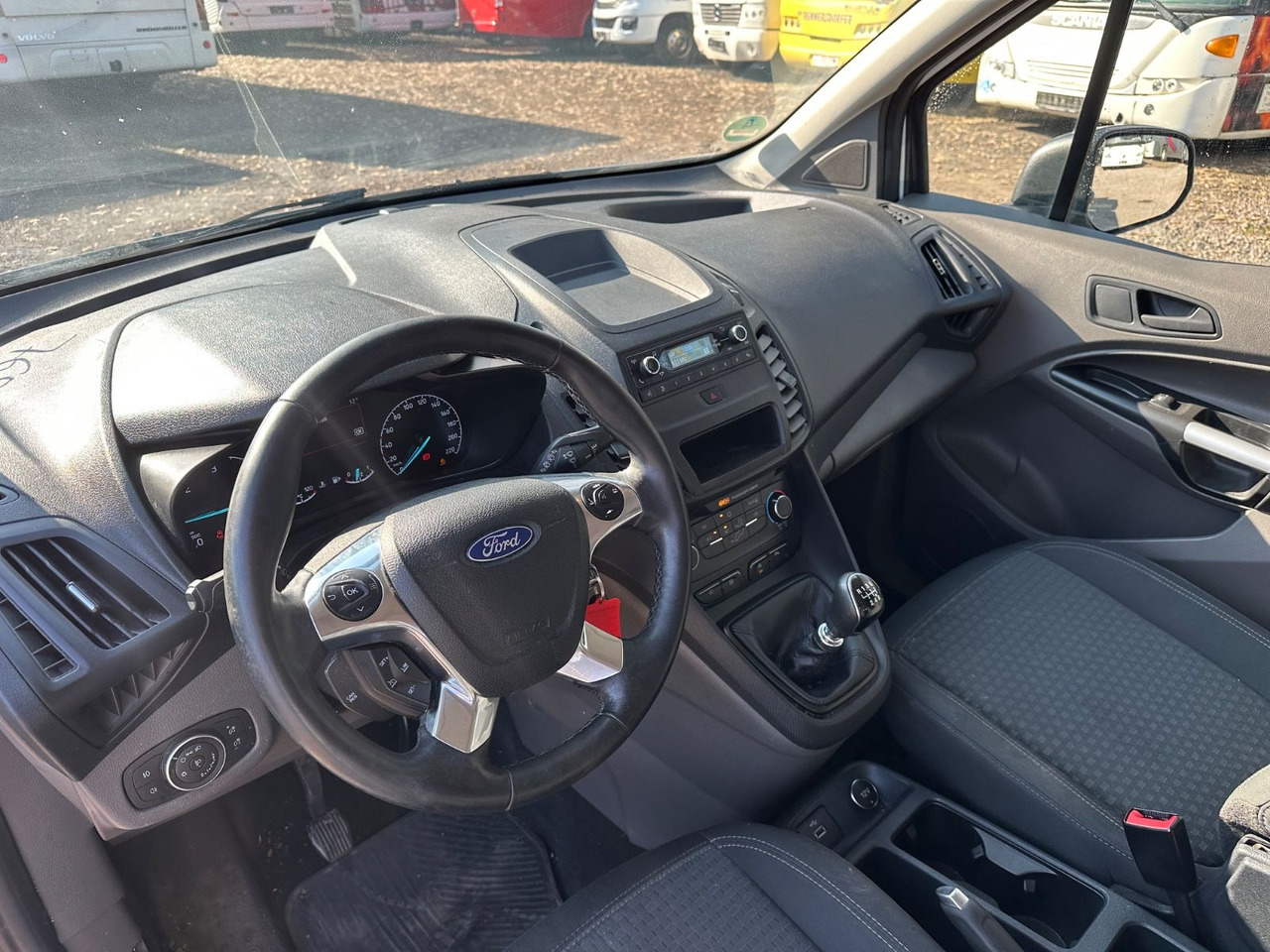 Ford Grand Tourneo 1.5 EcoBlue 74kW Auto Trend - Personenvervoer: afbeelding 4 Ford Grand Tourneo 1.5 EcoBlue 74kW Auto Trend - Personenvervoer: afbeelding 4