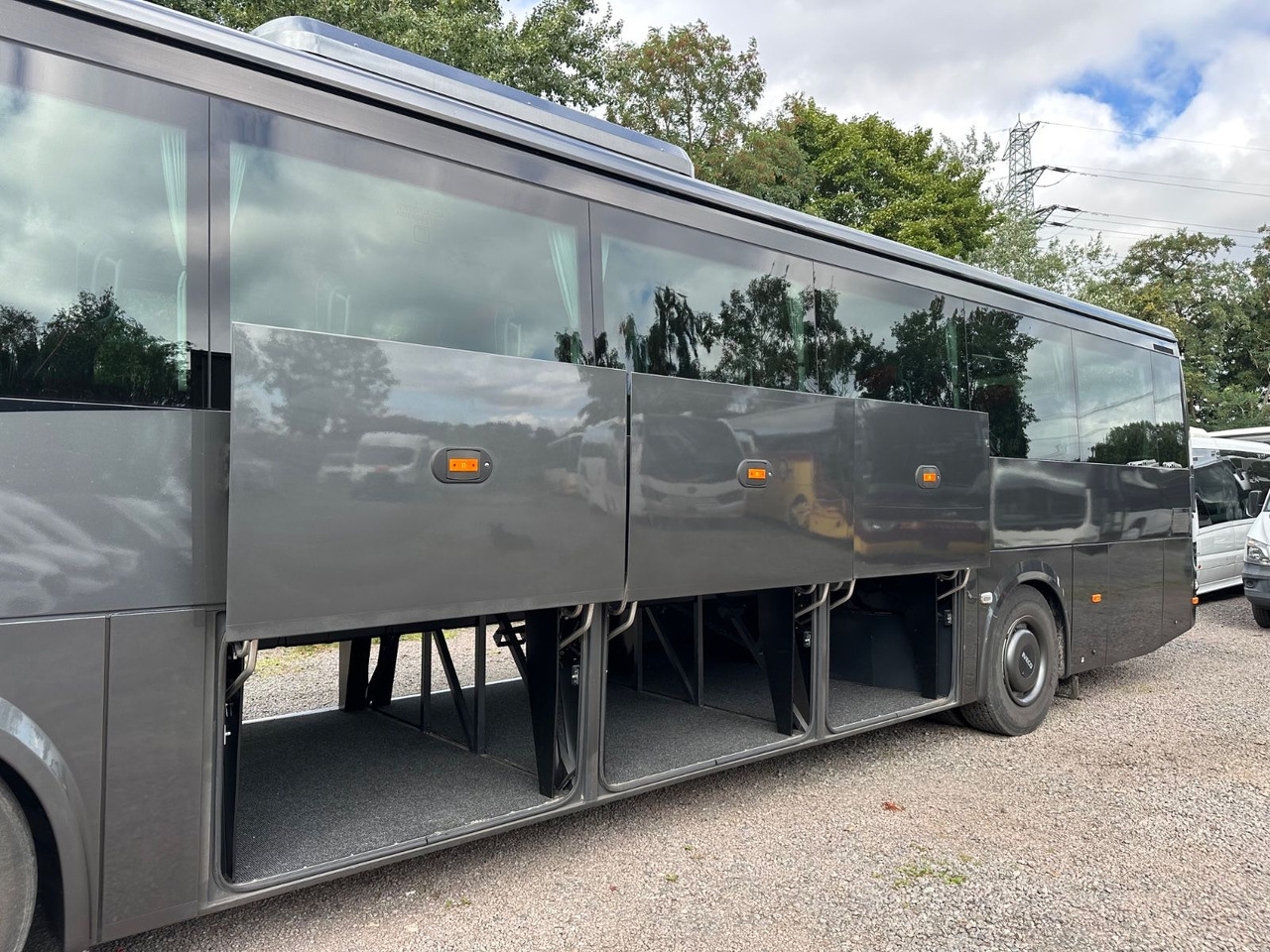 Iveco EVADYS H (55 Sitze*Schalt*176 tKm) - Minibus, Personenvervoer: afbeelding 5 Iveco EVADYS H (55 Sitze*Schalt*176 tKm) - Minibus, Personenvervoer: afbeelding 5