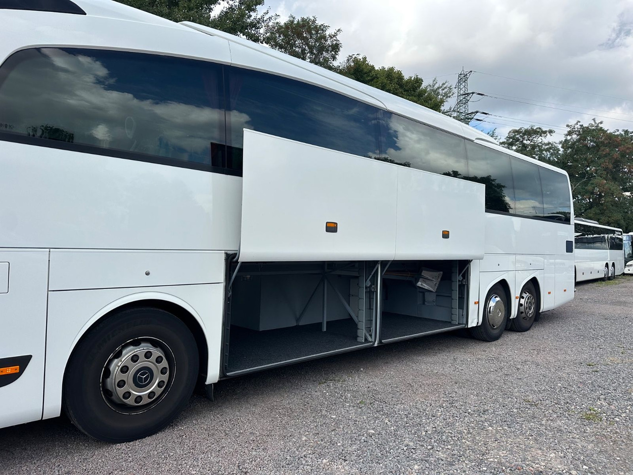 Mercedes-Benz Travego O580 16 RHD-M (LuxLine*Euro 6*TOP*DE) - Touringcar: afbeelding 4 Mercedes-Benz Travego O580 16 RHD-M (LuxLine*Euro 6*TOP*DE) - Touringcar: afbeelding 4
