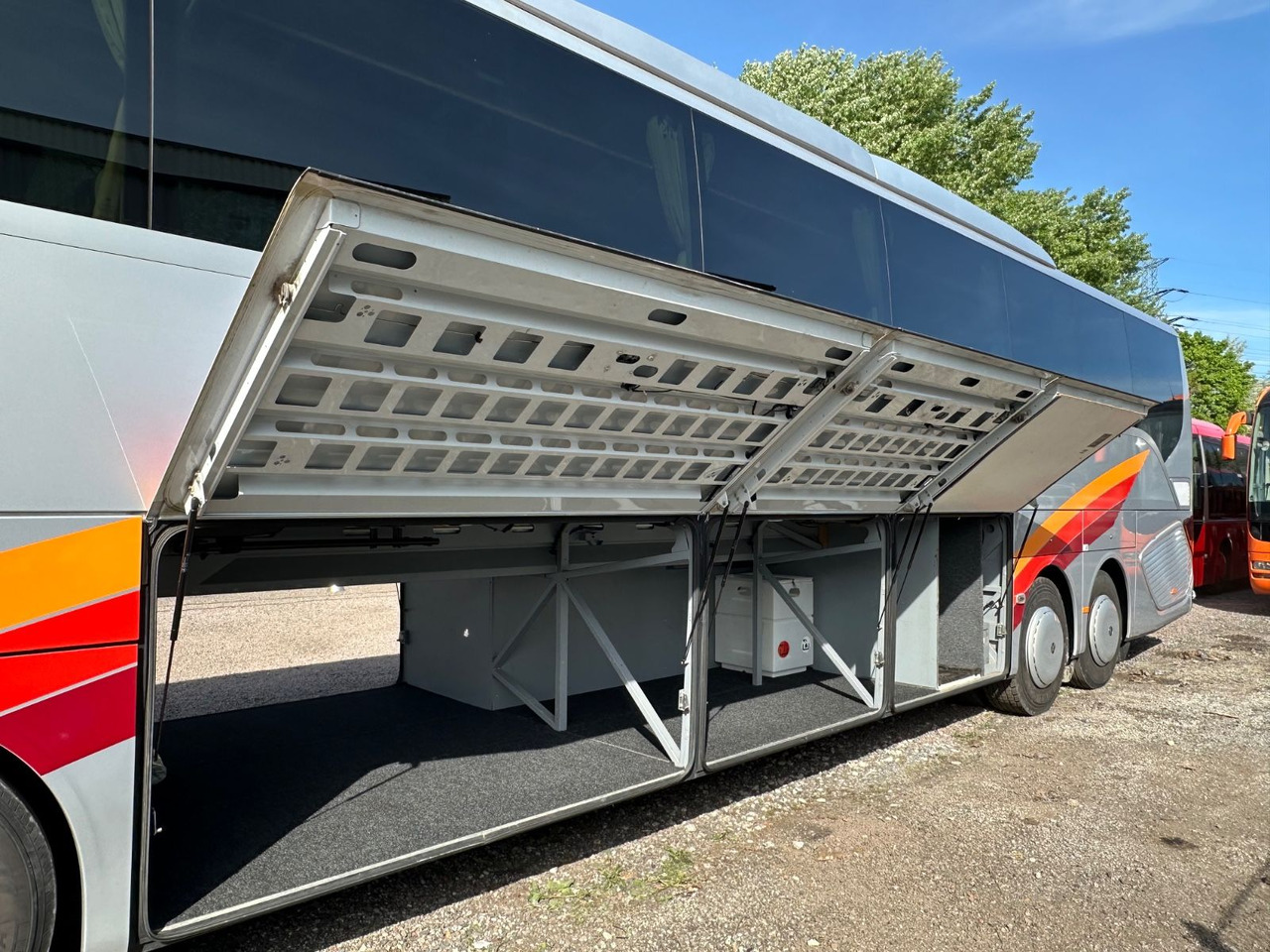 Setra S 517 HD (55 Sitze*Euro 6*TOP) - Touringcar: afbeelding 4 Setra S 517 HD (55 Sitze*Euro 6*TOP) - Touringcar: afbeelding 4