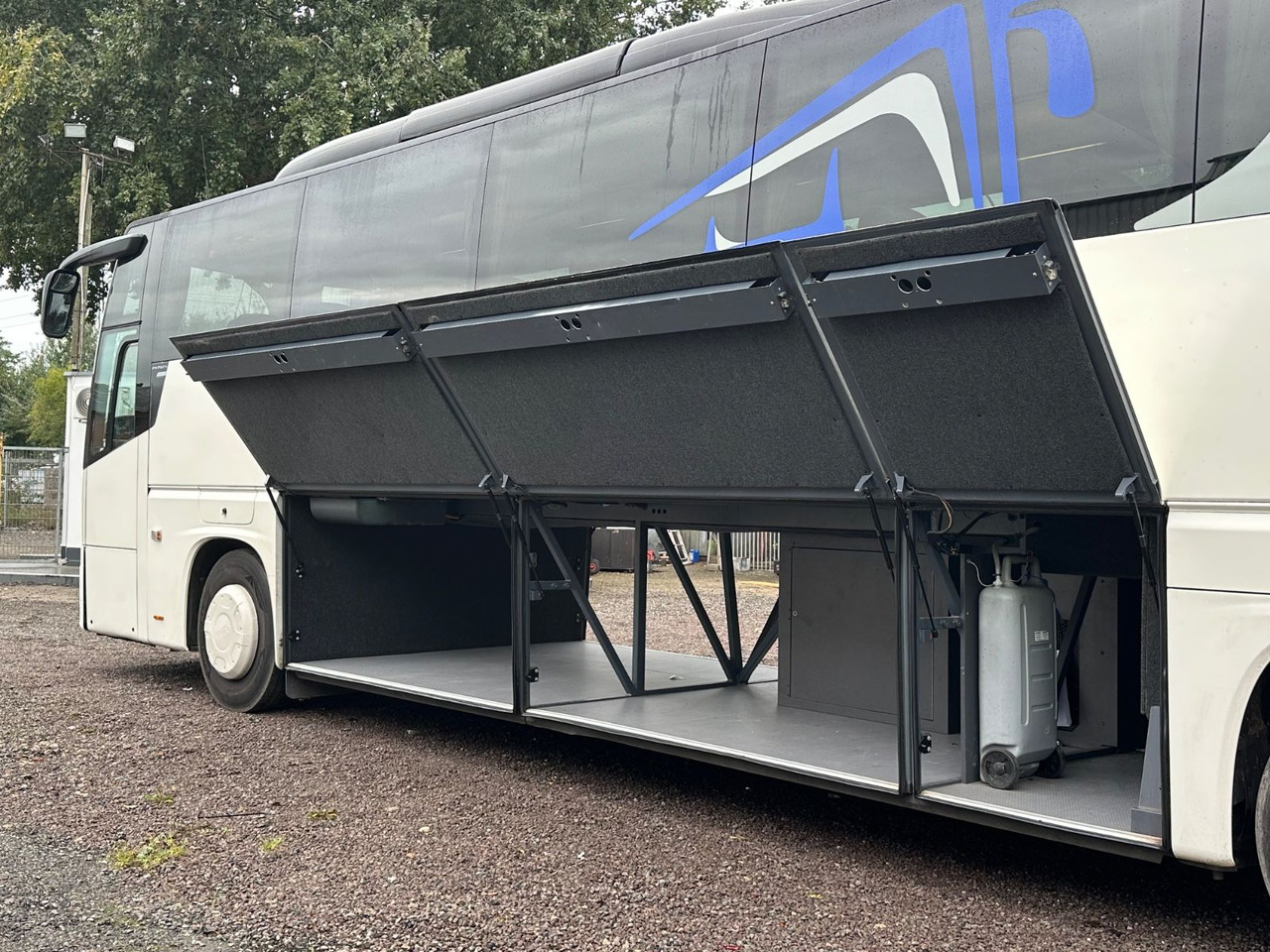 VDL Futura FHD 2-129 (Tourismo M*516 HD) - Touringcar: afbeelding 4 VDL Futura FHD 2-129 (Tourismo M*516 HD) - Touringcar: afbeelding 4