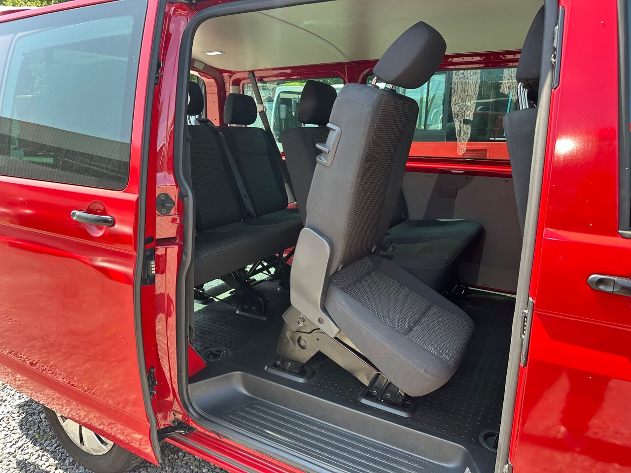Volkswagen T6 Kombi (PDC Hi*ACC*StandHz*9 Sitzer*AC) - Personenvervoer: afbeelding 5 Volkswagen T6 Kombi (PDC Hi*ACC*StandHz*9 Sitzer*AC) - Personenvervoer: afbeelding 5